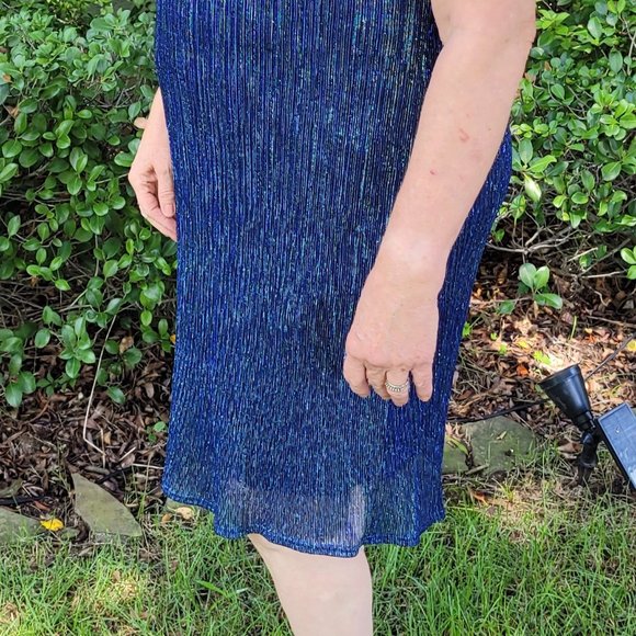 R&M Richards, Size 16 Blue with Silver threads through on vertical. - Picture 3 of 4